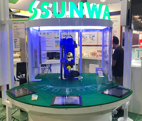 互動式Robot21點撲克牌博弈機_2018台北國際自動化工業大展